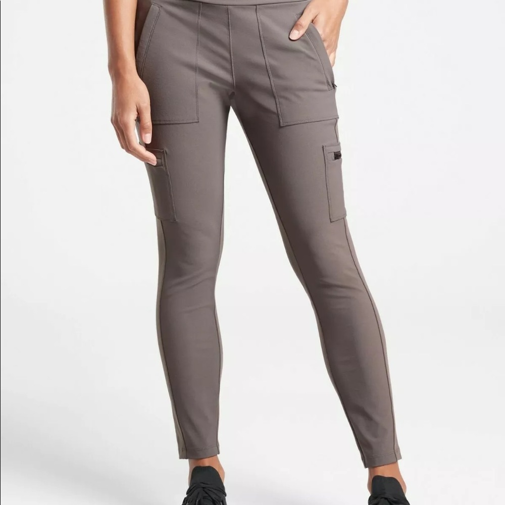 ATHLETA Headland Hybrid Cargo Tight—Size 2